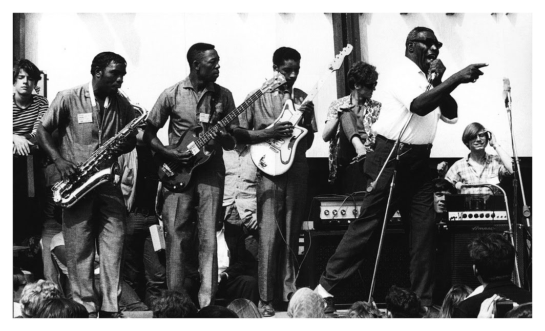 Howlin' Wolf and band